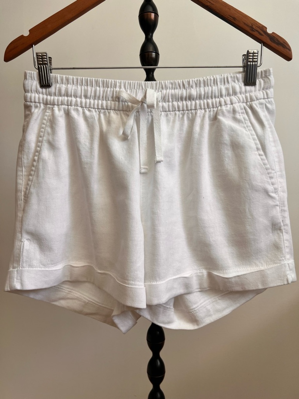 Old Navy White Drawstring Linen Blend Shorts